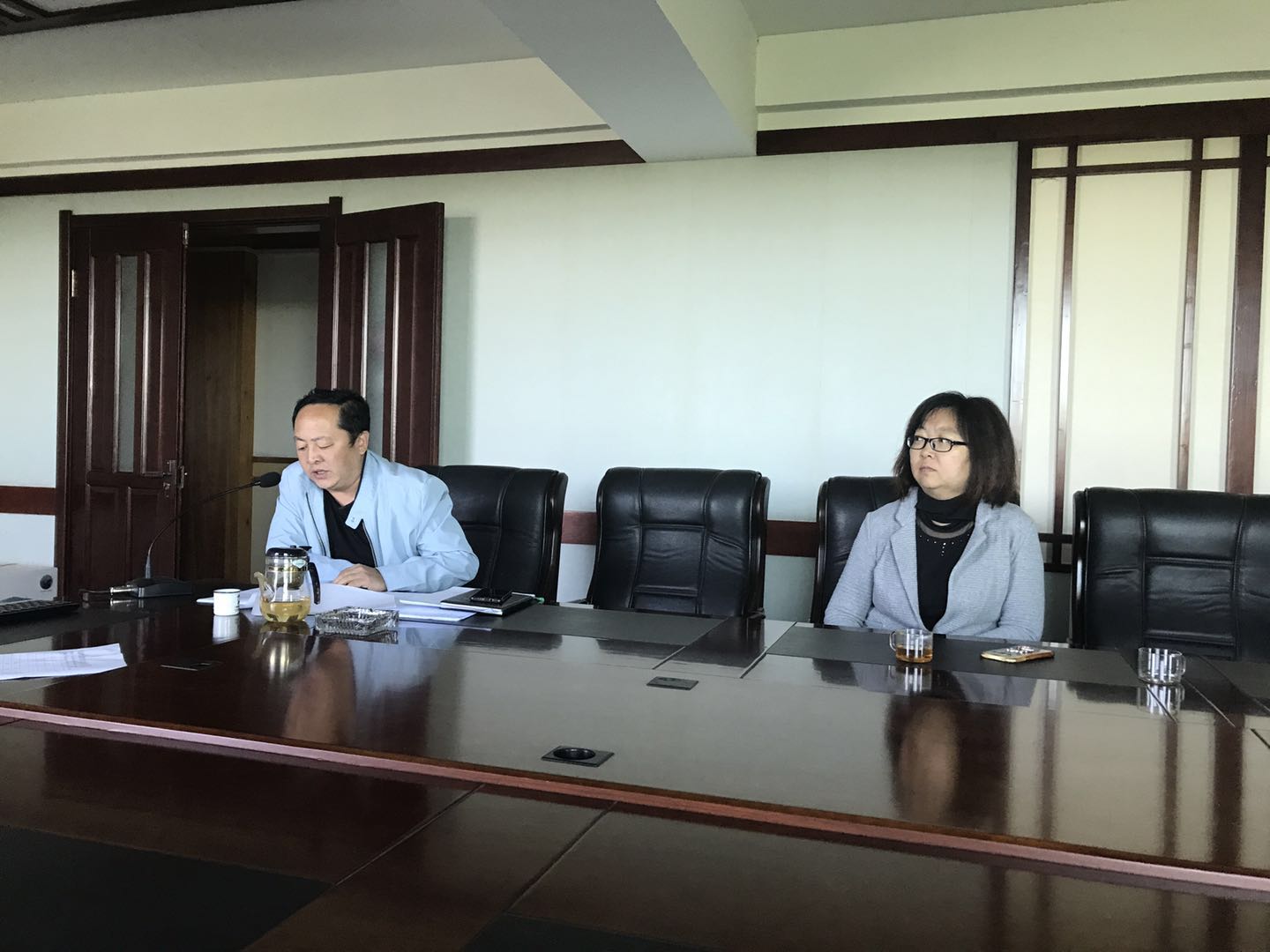 党支部书记蔡群主持会议