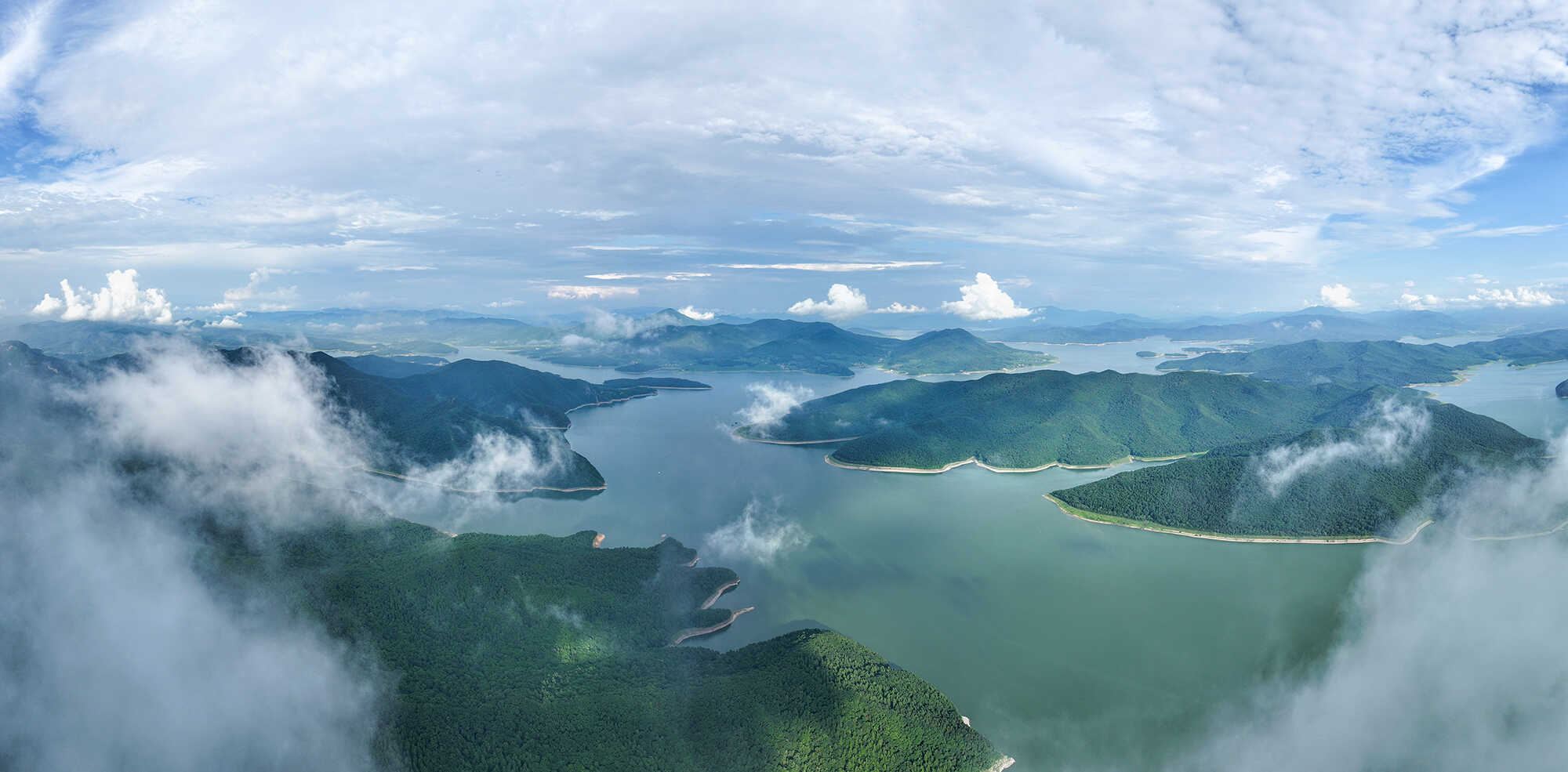 2吉林松花江三湖国家级自然保护区的青山碧水.jpg